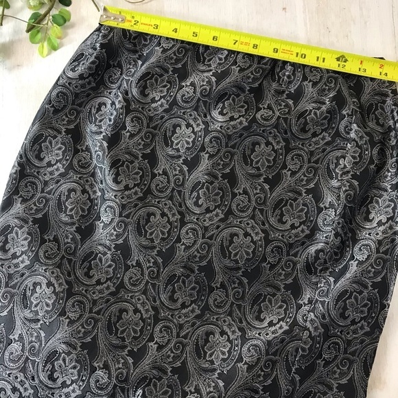 Balenciaga Paris Women’s Black and Silver Silk Printed Pencil Skirt Size 38 - Picture 7 of 9